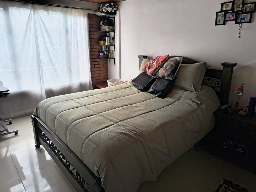Casa de 6 alcobas en venta en Primavera, Bogotá, 230 m² · foto 11 de 20