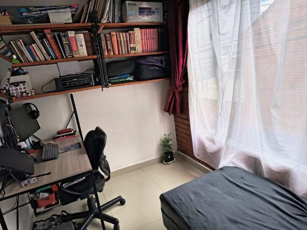 Casa de 6 alcobas en venta en Primavera, Bogotá, 230 m² · foto 10 de 20