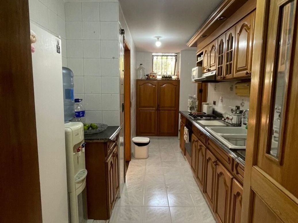 Apartamento de 3 alcobas en venta en Santa Barbara Occidental, Bogotá, 162 m² · foto 5 de 19