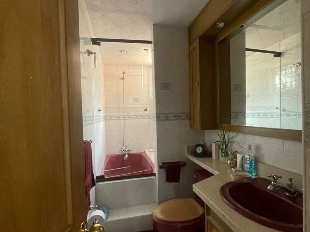 Apartamento de 3 alcobas en venta en Santa Barbara Occidental, Bogotá, 162 m² · foto 13 de 19