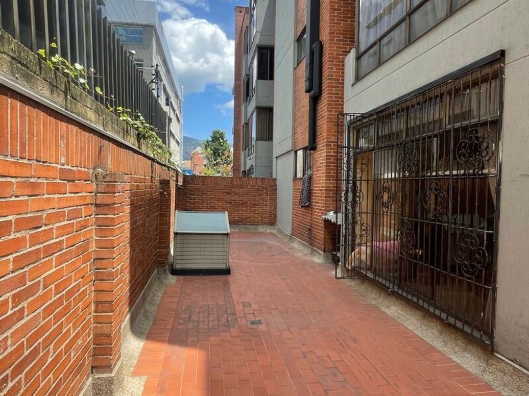 Apartamento de 3 alcobas en venta en Santa Barbara Occidental, Bogotá, 162 m² · foto 8 de 19