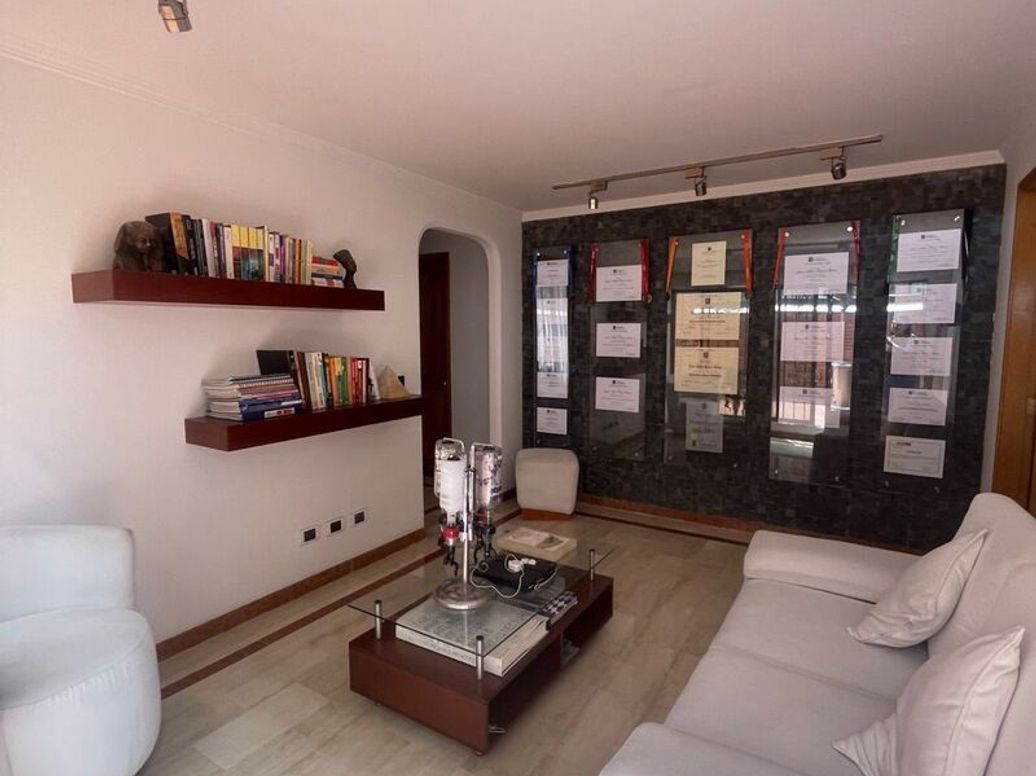Apartamento de 3 alcobas en venta en Santa Barbara Occidental, Bogotá, 162 m² · foto 15 de 19