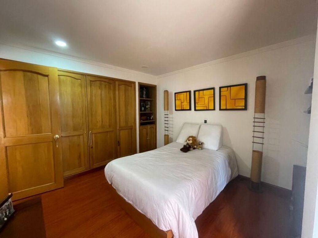 Apartamento de 3 alcobas en venta en Santa Barbara Occidental, Bogotá, 162 m² · foto 16 de 19