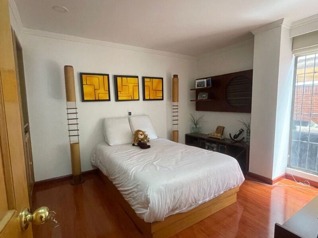 Apartamento de 3 alcobas en venta en Santa Barbara Occidental, Bogotá, 162 m² · foto 17 de 19