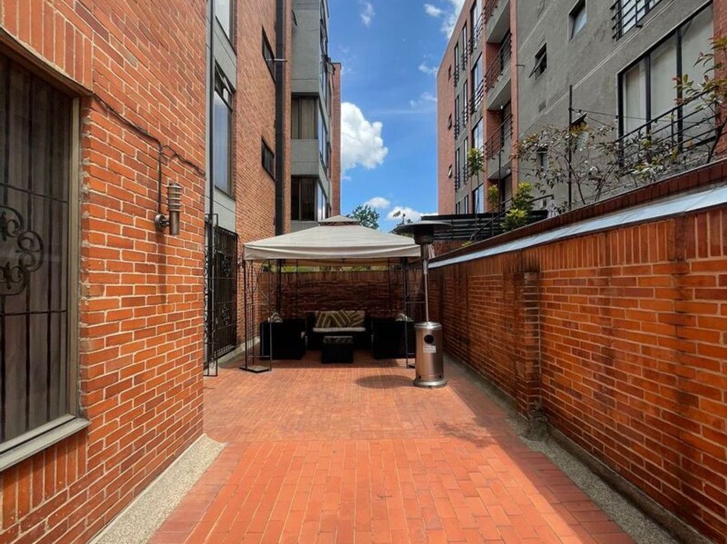 Apartamento de 3 alcobas en venta en Santa Barbara Occidental, Bogotá, 162 m² · foto 18 de 19