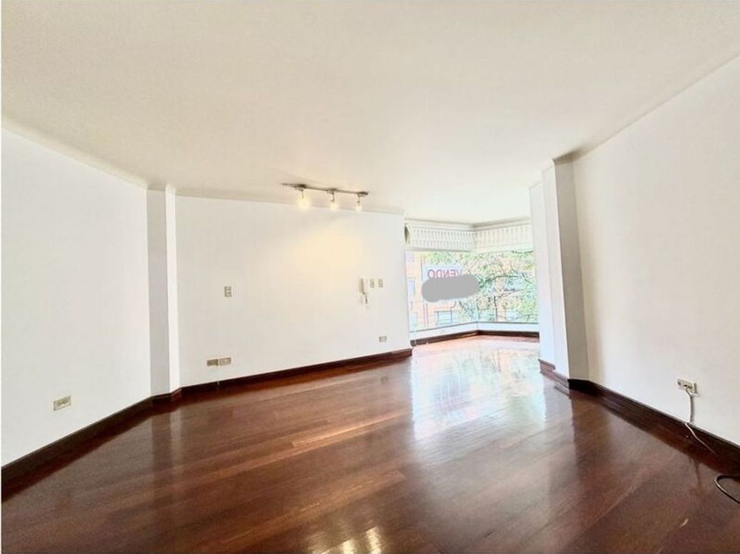 Apartamento de 3 alcobas en venta en Los Rosales, Bogotá, 251 m² · foto 16 de 20