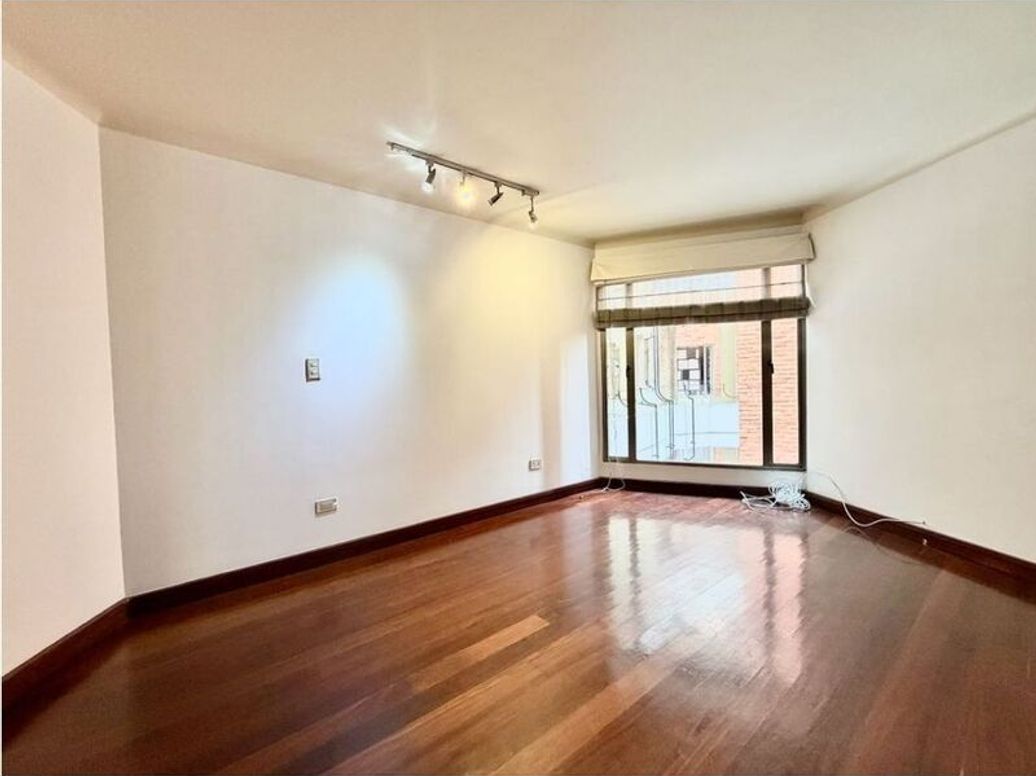 Apartamento de 3 alcobas en venta en Los Rosales, Bogotá, 251 m² · foto 11 de 20