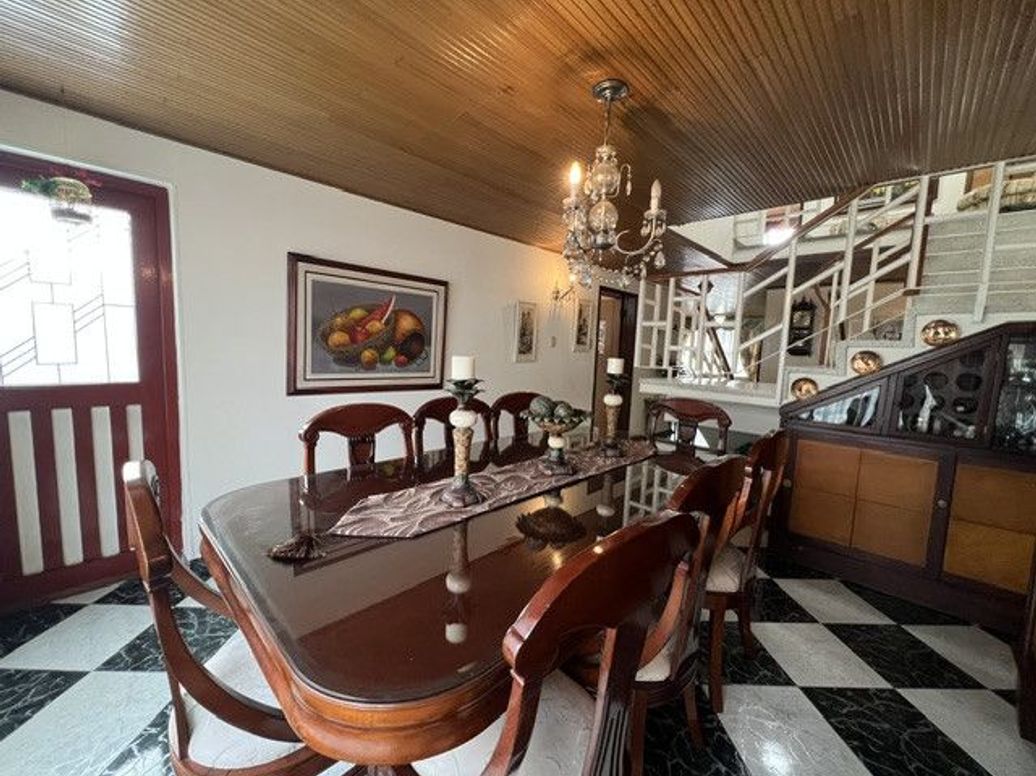 Casa de 5 alcobas en venta en El Salitre, Bogotá, 350 m² · foto 4 de 20