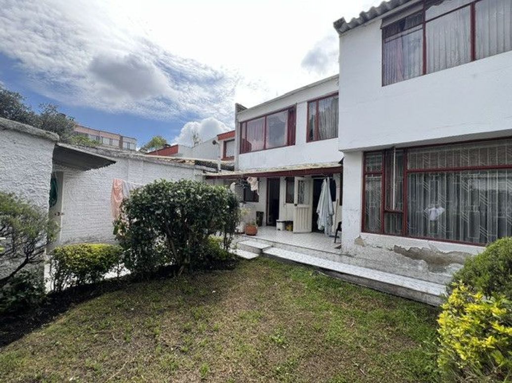 Casa de 5 alcobas en venta en El Salitre, Bogotá, 350 m² · foto 11 de 20