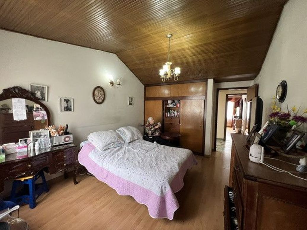 Casa de 5 alcobas en venta en El Salitre, Bogotá, 350 m² · foto 16 de 20