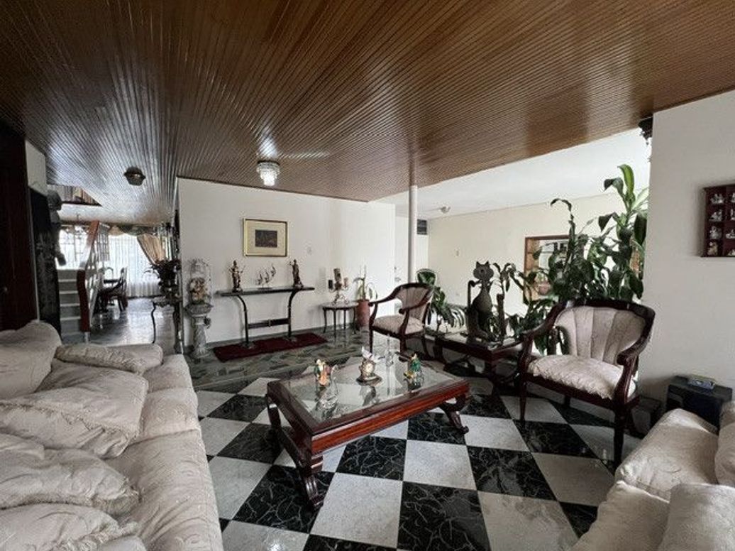 Casa de 5 alcobas en venta en El Salitre, Bogotá, 350 m² · foto 3 de 20