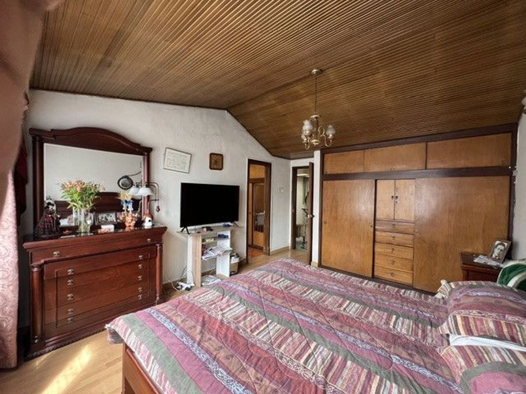 Casa de 5 alcobas en venta en El Salitre, Bogotá, 350 m² · foto 19 de 20