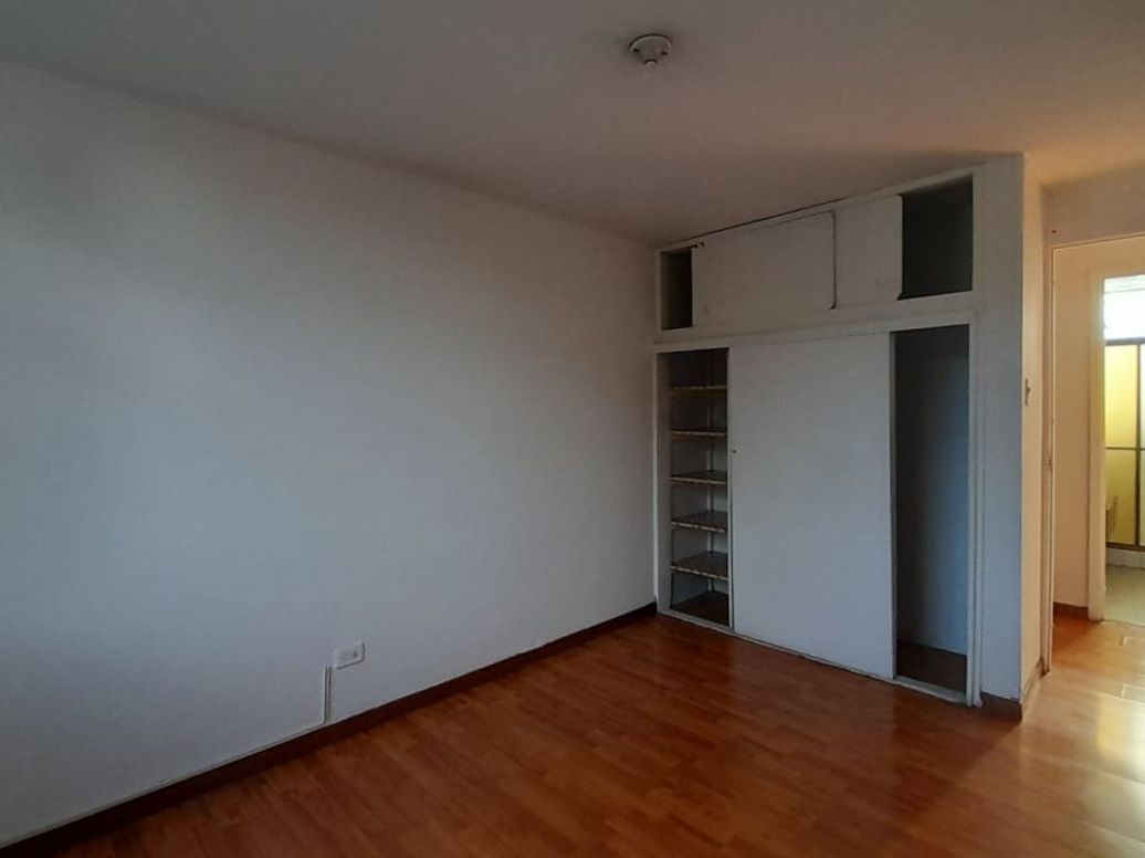 Apartamento de 3 alcobas en venta en Quinta Paredes, Bogotá, 101 m² · foto 7 de 13