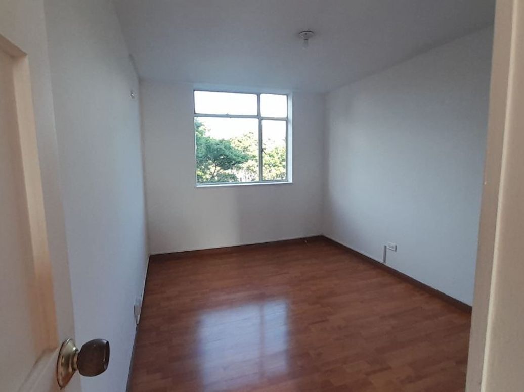 Apartamento de 3 alcobas en venta en Quinta Paredes, Bogotá, 101 m² · foto 8 de 13