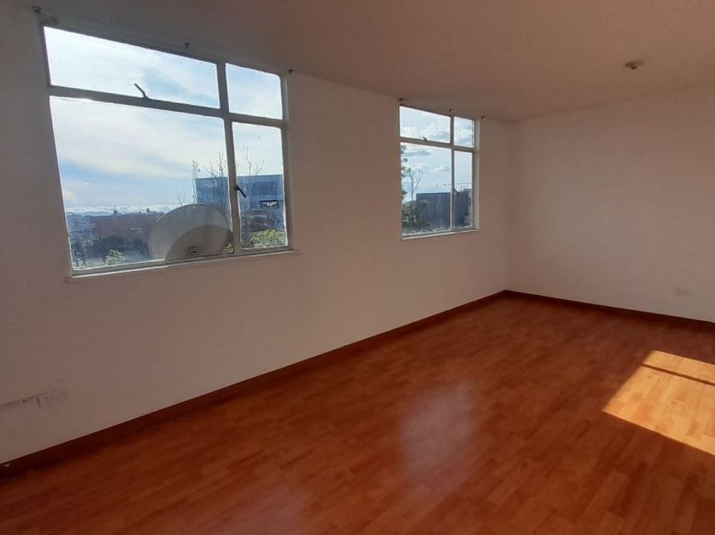 Apartamento de 3 alcobas en venta en Quinta Paredes, Bogotá, 101 m² · foto 5 de 13