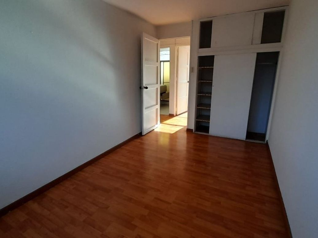 Apartamento de 3 alcobas en venta en Quinta Paredes, Bogotá, 101 m² · foto 9 de 13