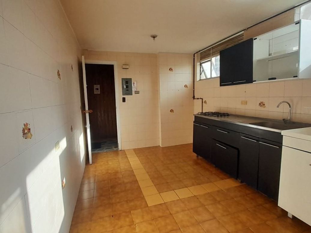 Apartamento de 3 alcobas en venta en Quinta Paredes, Bogotá, 101 m² · foto 11 de 13