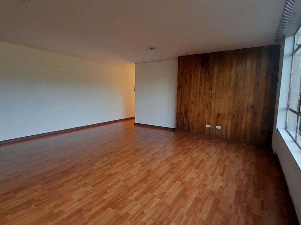 Apartamento de 3 alcobas en venta en Quinta Paredes, Bogotá, 101 m² · foto 2 de 13