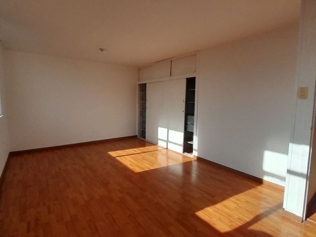 Apartamento de 3 alcobas en venta en Quinta Paredes, Bogotá, 101 m² · foto 4 de 13