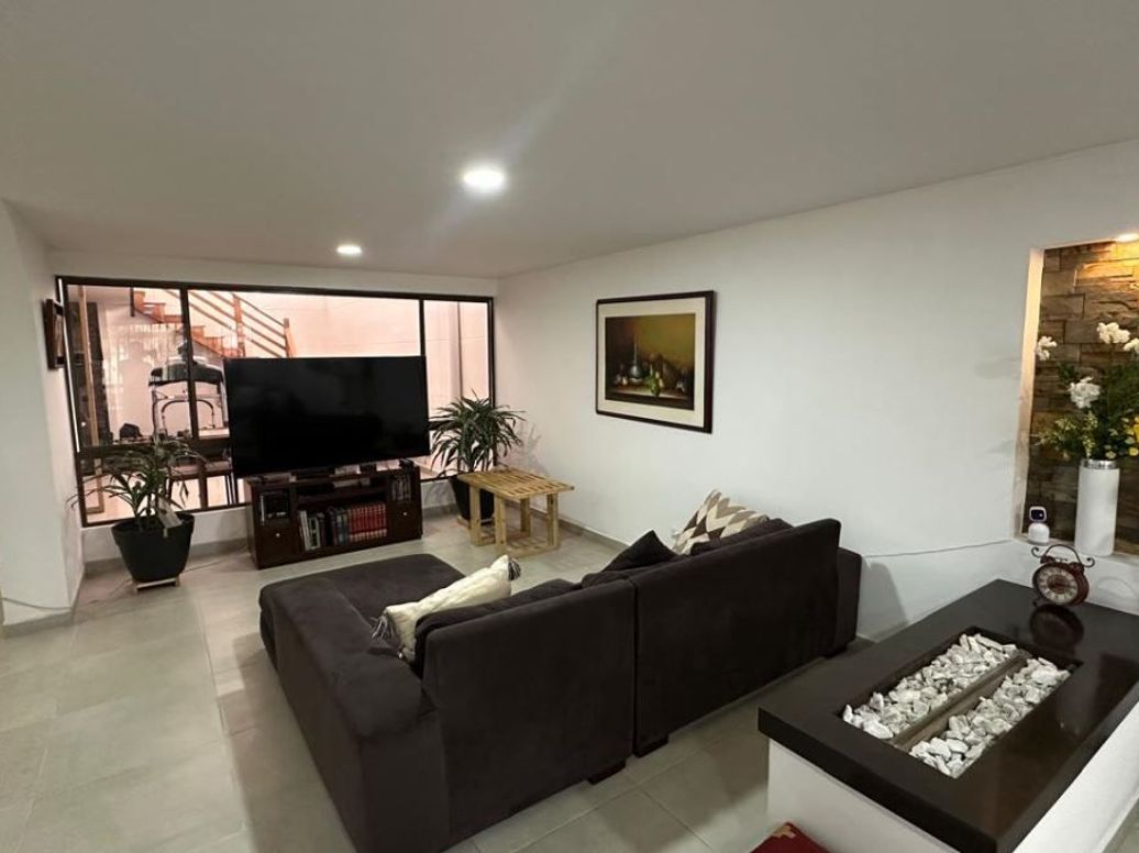 Casa de 4 alcobas en venta en Modelia, Bogotá, 303 m² · foto 5 de 20