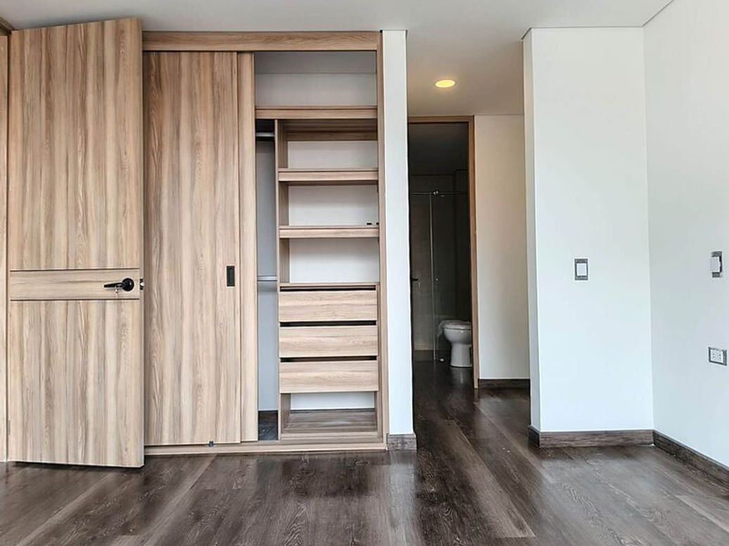 Apartamento de 3 alcobas en venta en Normandía, Bogotá, 67 m² · foto 8 de 19