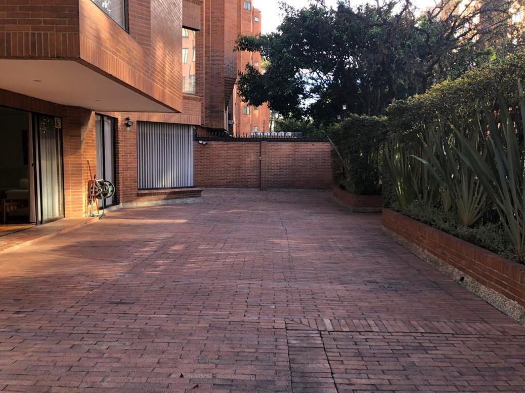 Apartamento de 5 alcobas en venta en La Carolina, Bogotá, 250 m² · foto 19 de 20