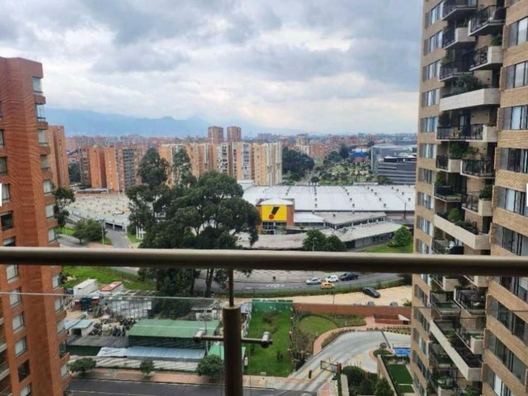 Apartamento de 3 alcobas en venta en El Plan, Bogotá, 147 m² · foto 10 de 20