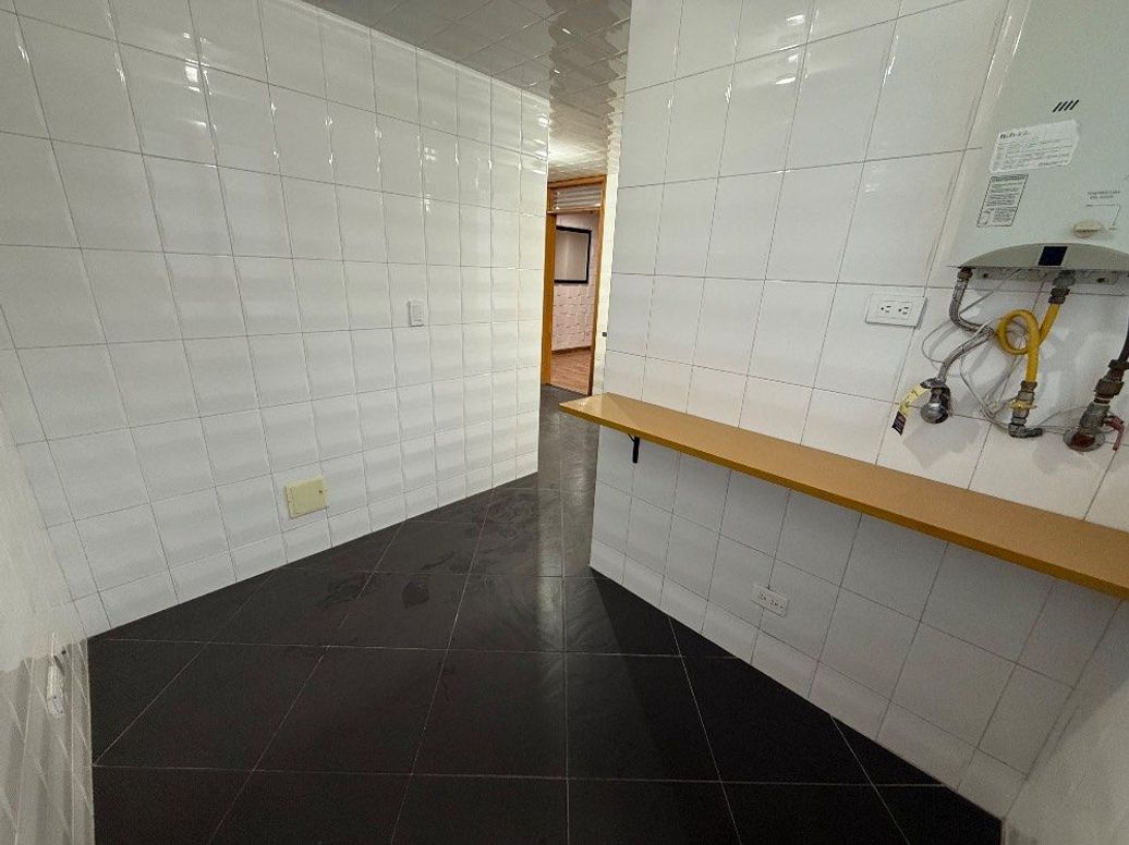 Apartamento de 4 alcobas en venta en Country Club, Bogotá, 180 m² · foto 9 de 20