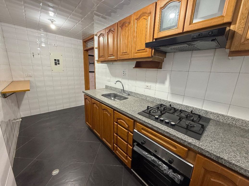 Apartamento de 4 alcobas en venta en Country Club, Bogotá, 180 m² · foto 11 de 20