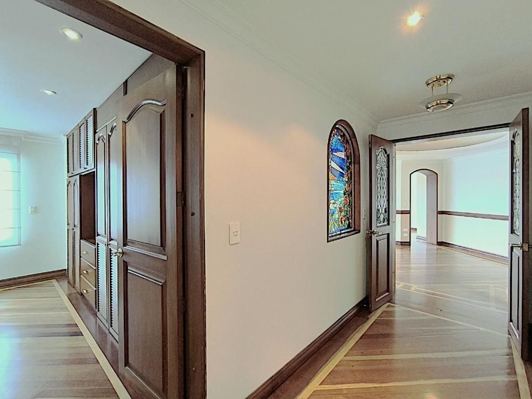 Apartamento de 2 alcobas en venta en Chicó Norte, Bogotá, 150 m² · foto 8 de 14