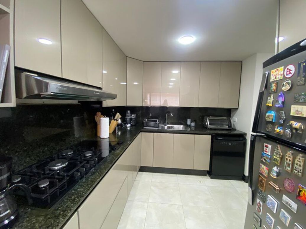 Apartamento de 3 alcobas en venta en Bellavista, Bogotá, 211 m² · foto 9 de 20