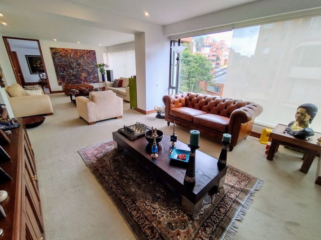 Apartamento de 3 alcobas en venta en Bellavista, Bogotá, 211 m² · foto 2 de 20