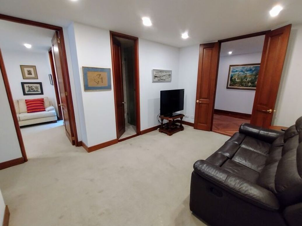 Apartamento de 3 alcobas en venta en Bellavista, Bogotá, 211 m² · foto 19 de 20