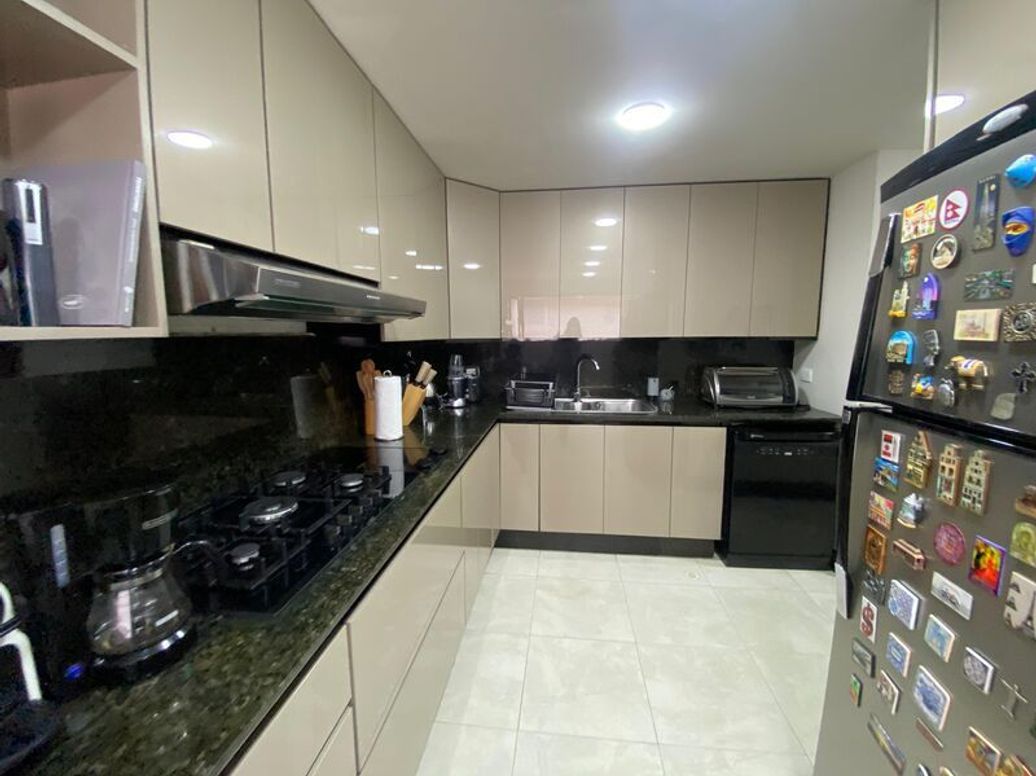 Apartamento de 3 alcobas en venta en Bellavista, Bogotá, 211 m² · foto 8 de 20