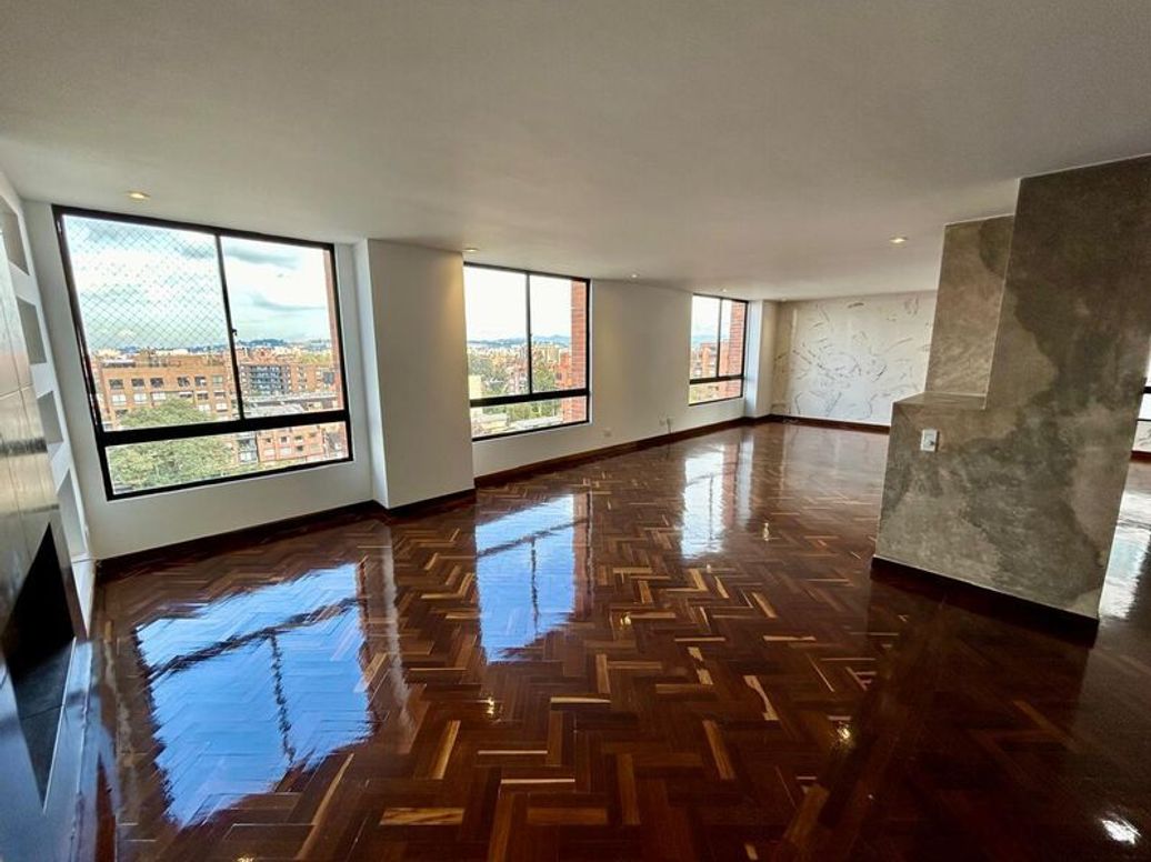 Apartamento de 3 alcobas en venta en Ub. Bosques, Bogotá, 212 m² · foto 3 de 20