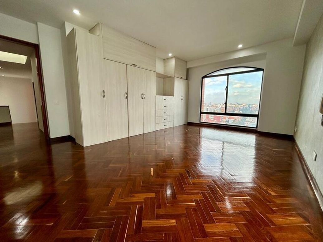 Apartamento de 3 alcobas en venta en Ub. Bosques, Bogotá, 212 m² · foto 19 de 20