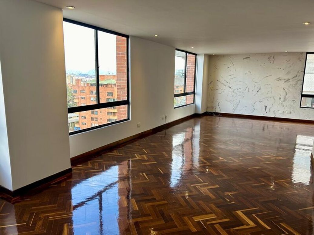 Apartamento de 3 alcobas en venta en Ub. Bosques, Bogotá, 212 m² · foto 2 de 20
