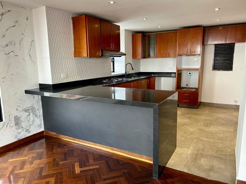 Apartamento de 3 alcobas en venta en Ub. Bosques, Bogotá, 212 m² · foto 8 de 20