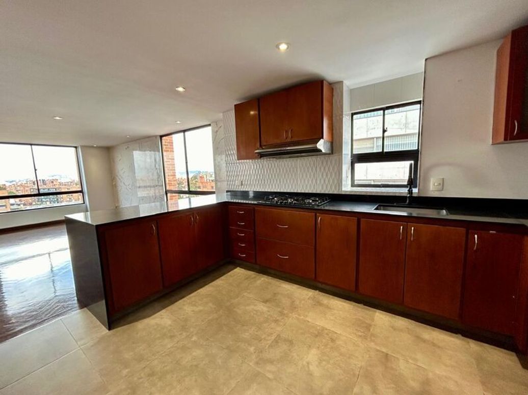 Apartamento de 3 alcobas en venta en Ub. Bosques, Bogotá, 212 m² · foto 9 de 20