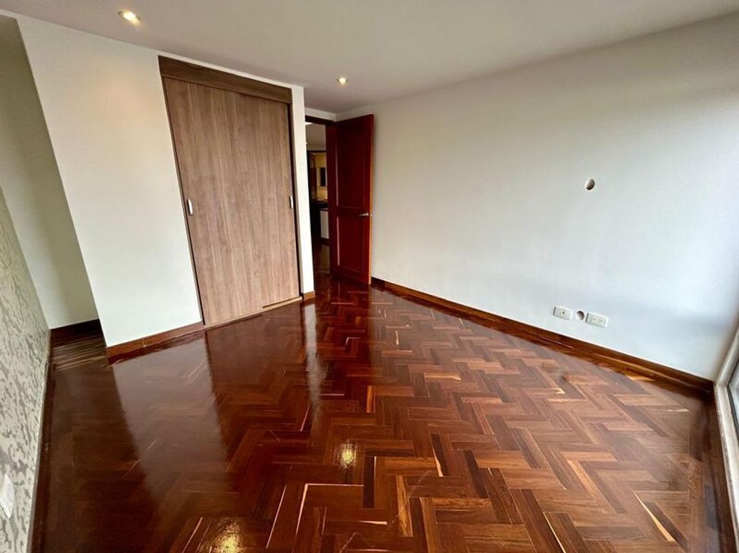 Apartamento de 3 alcobas en venta en Ub. Bosques, Bogotá, 212 m² · foto 17 de 20