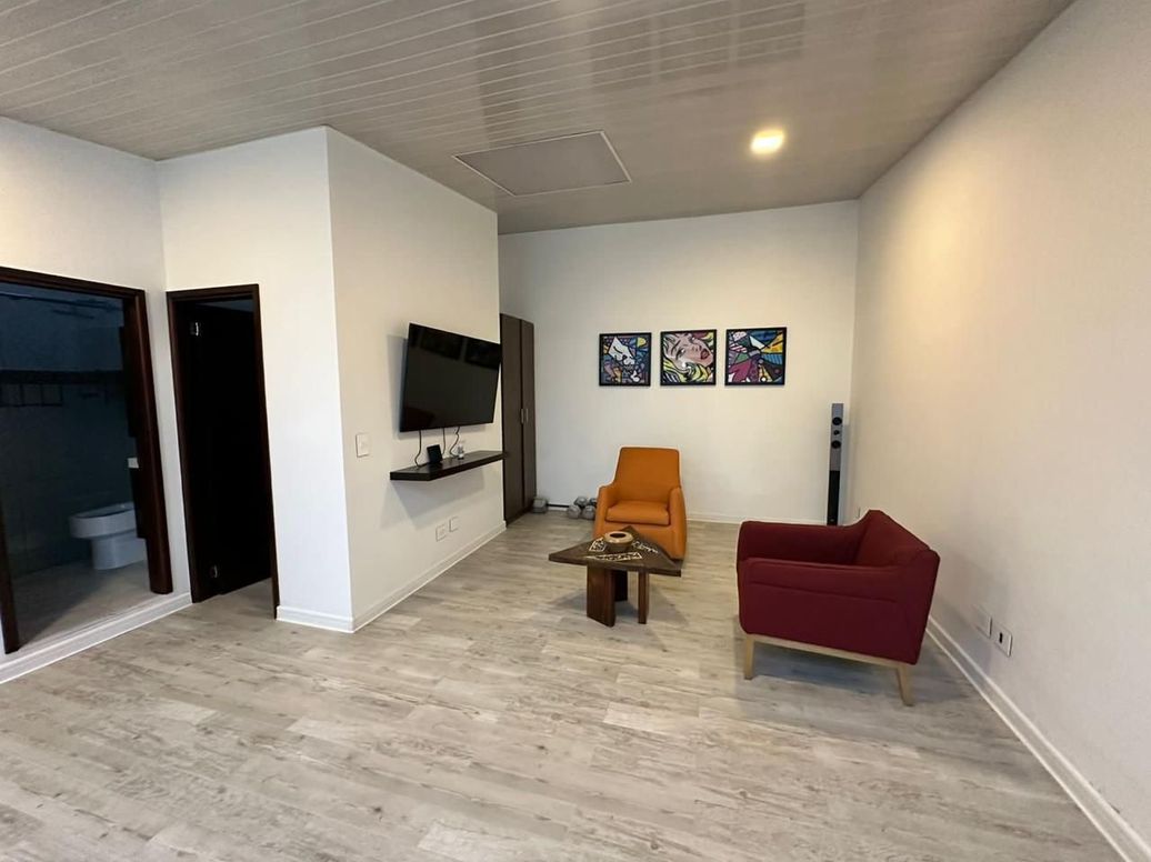 Casa de 4 alcobas en venta en La Esmeralda, Bogotá, 260 m² · foto 17 de 20