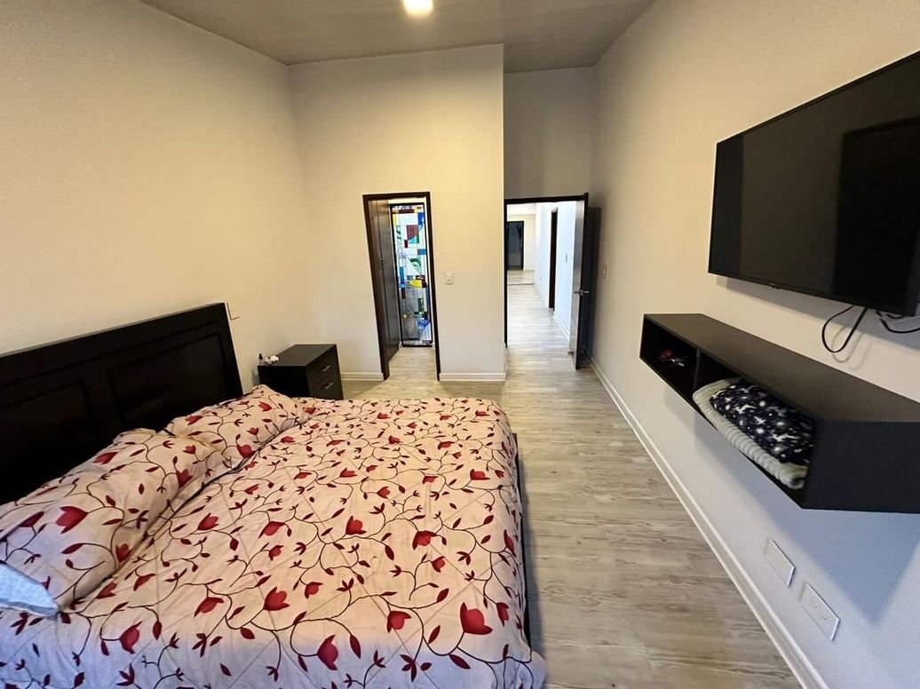 Casa de 4 alcobas en venta en La Esmeralda, Bogotá, 260 m² · foto 5 de 20