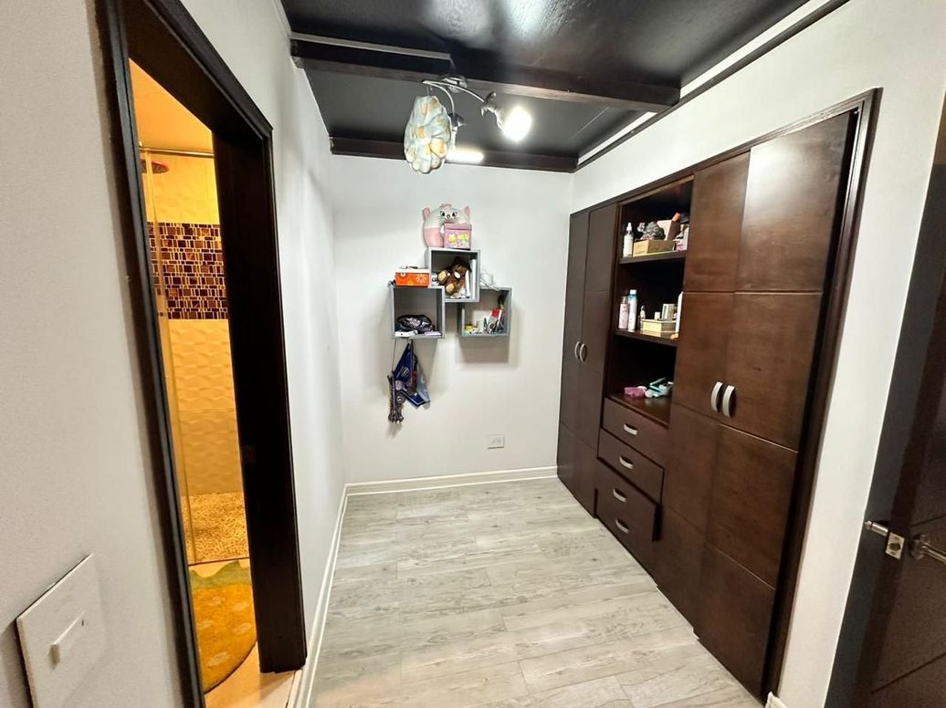 Casa de 4 alcobas en venta en La Esmeralda, Bogotá, 260 m² · foto 9 de 20