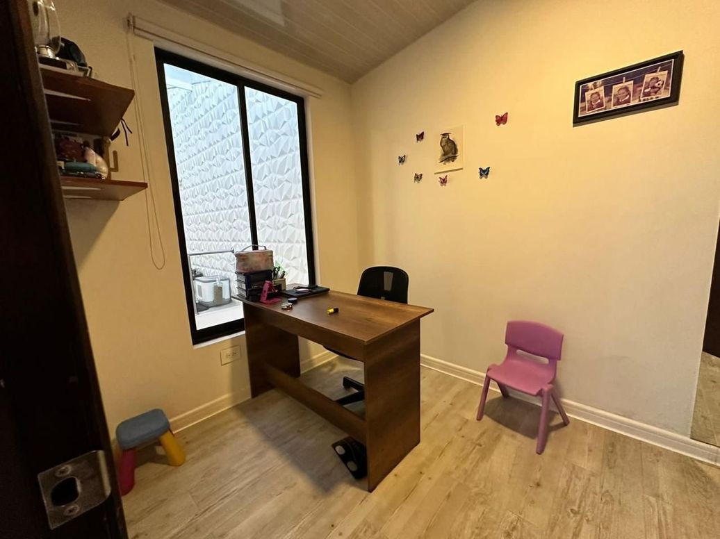 Casa de 4 alcobas en venta en La Esmeralda, Bogotá, 260 m² · foto 13 de 20