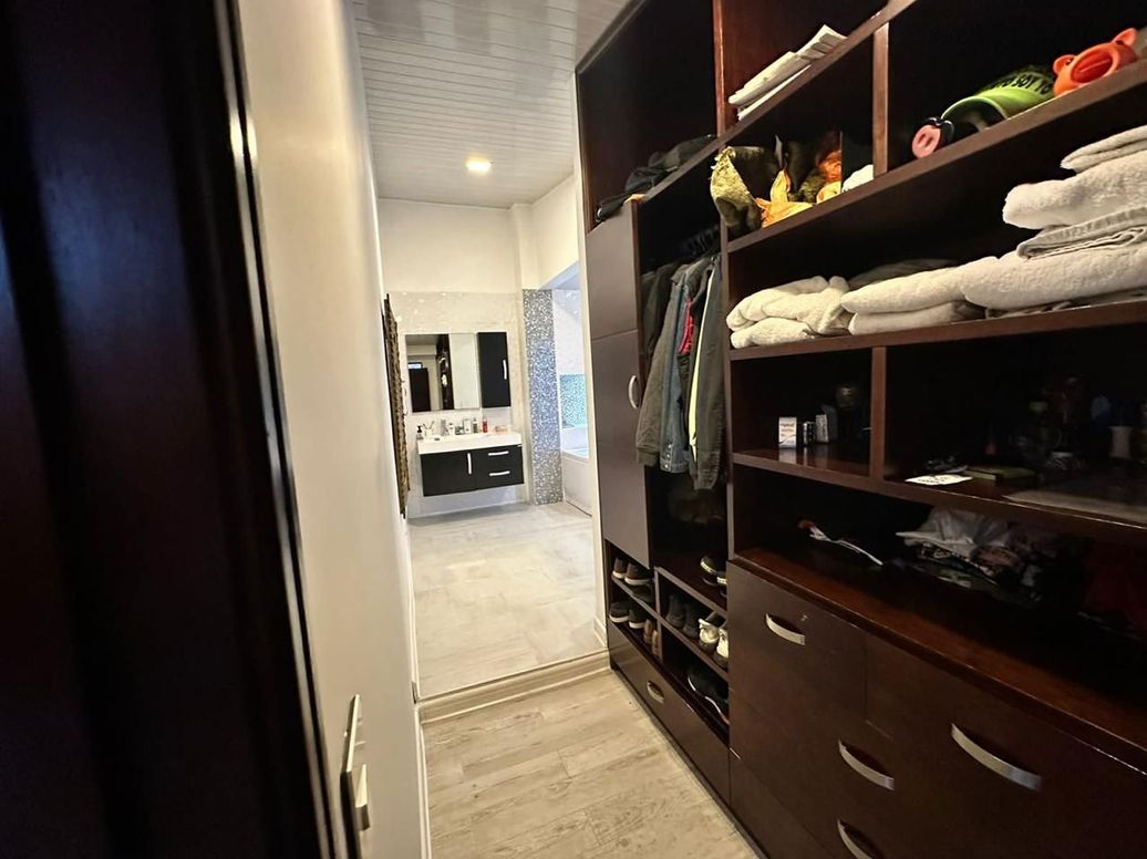 Casa de 4 alcobas en venta en La Esmeralda, Bogotá, 260 m² · foto 4 de 20