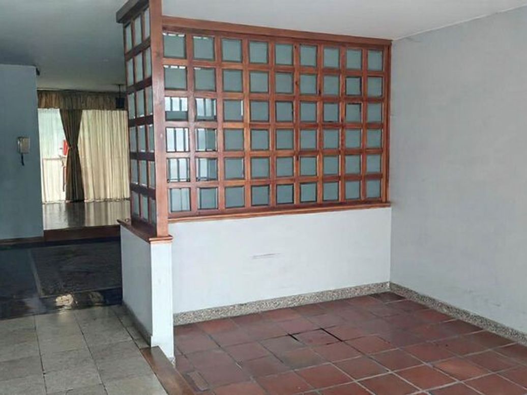 Casa de 10 alcobas en venta en Nuevo Contry, Bogotá, 400 m² · foto 4 de 15