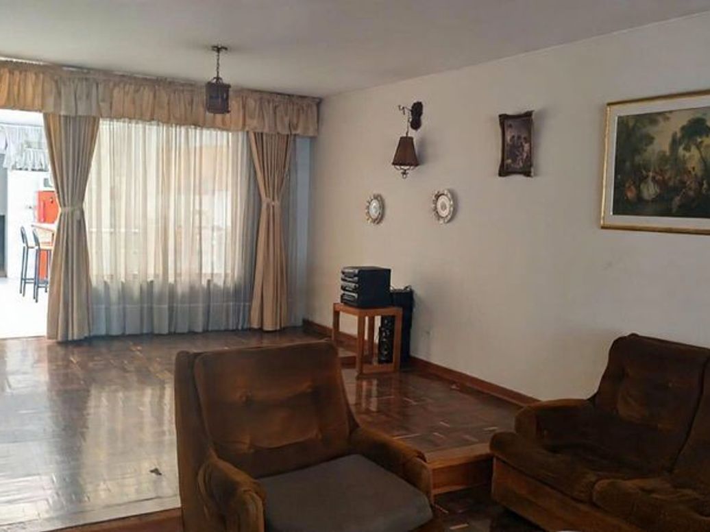 Casa de 10 alcobas en venta en Nuevo Contry, Bogotá, 400 m² · foto 2 de 15