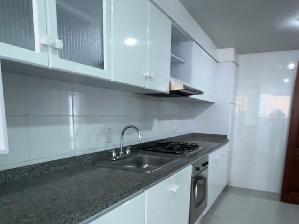 Apartamento de 3 alcobas en venta en Chicó Norte, Bogotá, 120 m² · foto 3 de 16