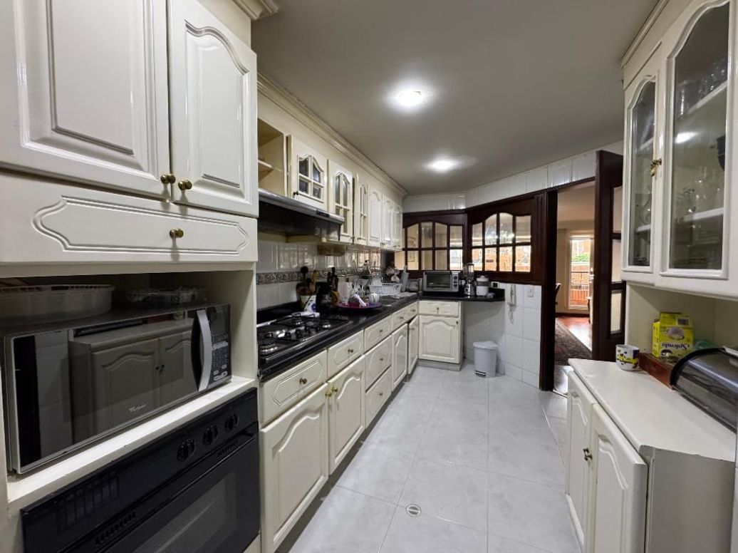 Apartamento de 2 alcobas en venta en Molinos Norte, Bogotá, 164 m² · foto 3 de 20