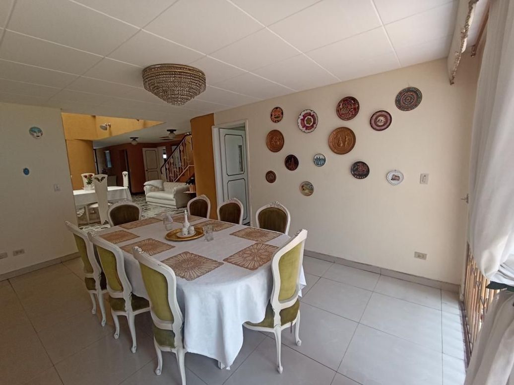 Casa de 4 alcobas en venta en Los Cedritos, Bogotá, 420 m² · foto 7 de 10